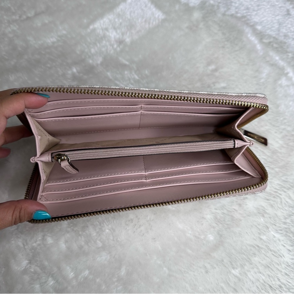 Michael Kors Jet Set Travel Zippy Wallet - Picture 8 of 14